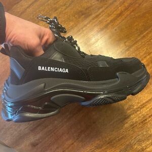 Balenciaga Women’s Black and Gray Sneakers (like new condition, SIZE 9)